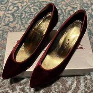 Coloriffics Velvet heels Size 8 1/2 M